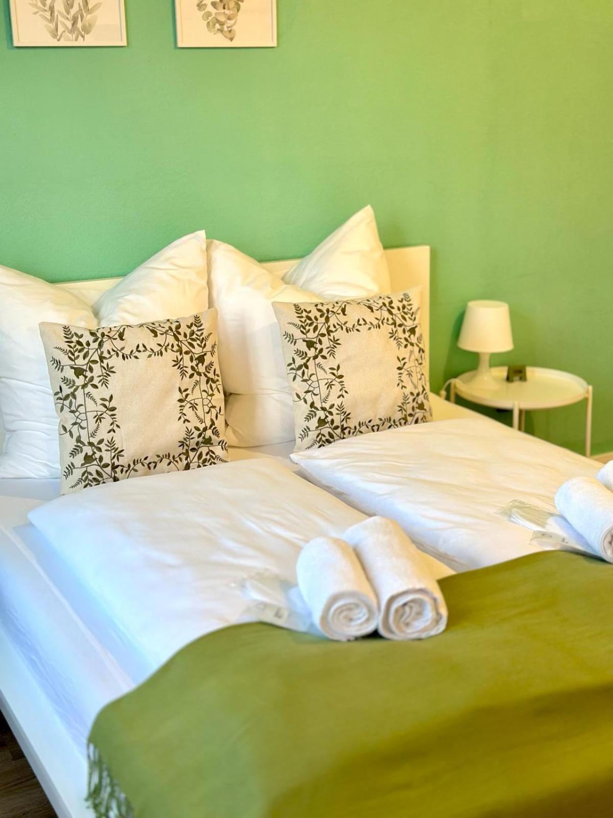 Raha Apartments - Charmantes Studio-Apartment - Hbf - Gratis Parkplatz แอร์ฟวร์ท ภายนอก รูปภาพ