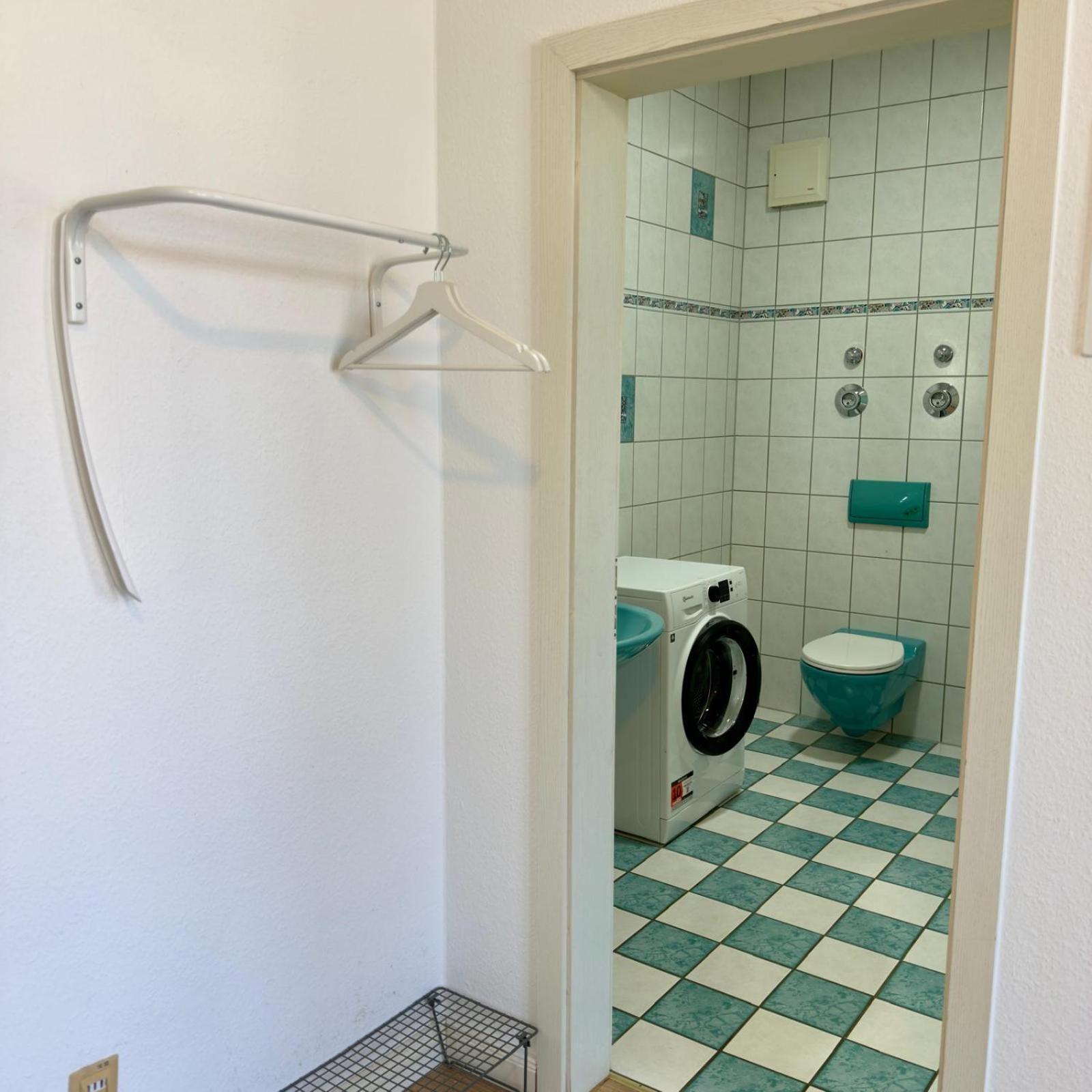 Raha Apartments - Charmantes Studio-Apartment - Hbf - Gratis Parkplatz แอร์ฟวร์ท ภายนอก รูปภาพ